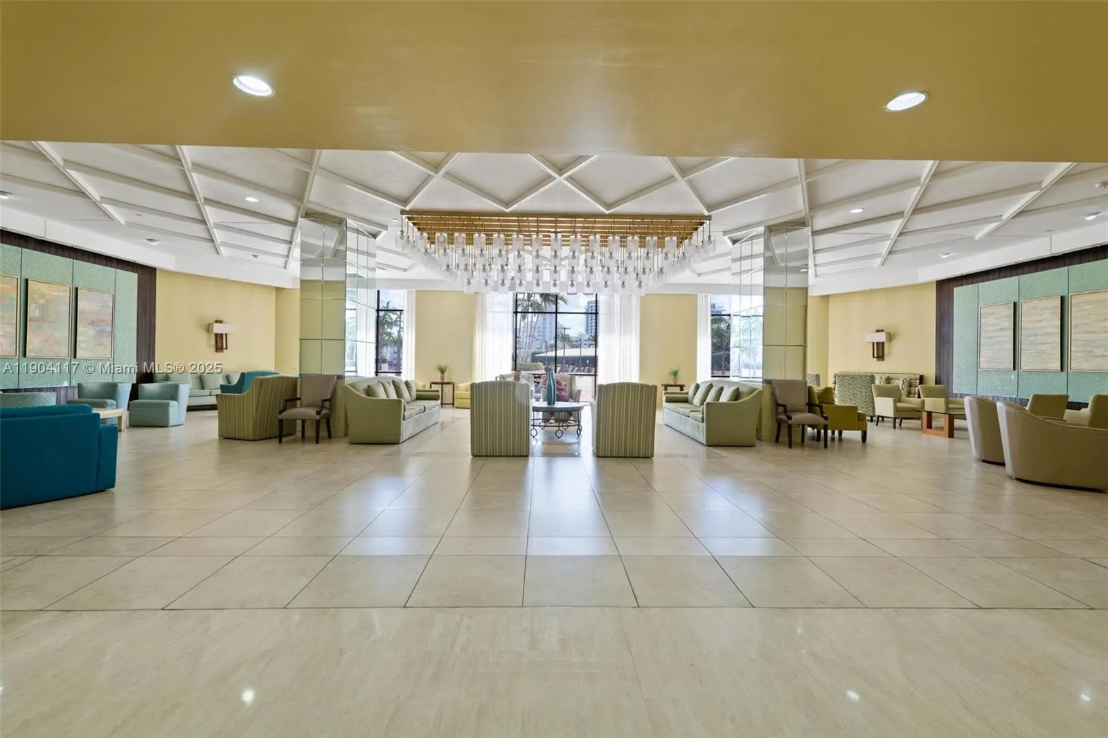 4101 Pine Tree Dr, #707