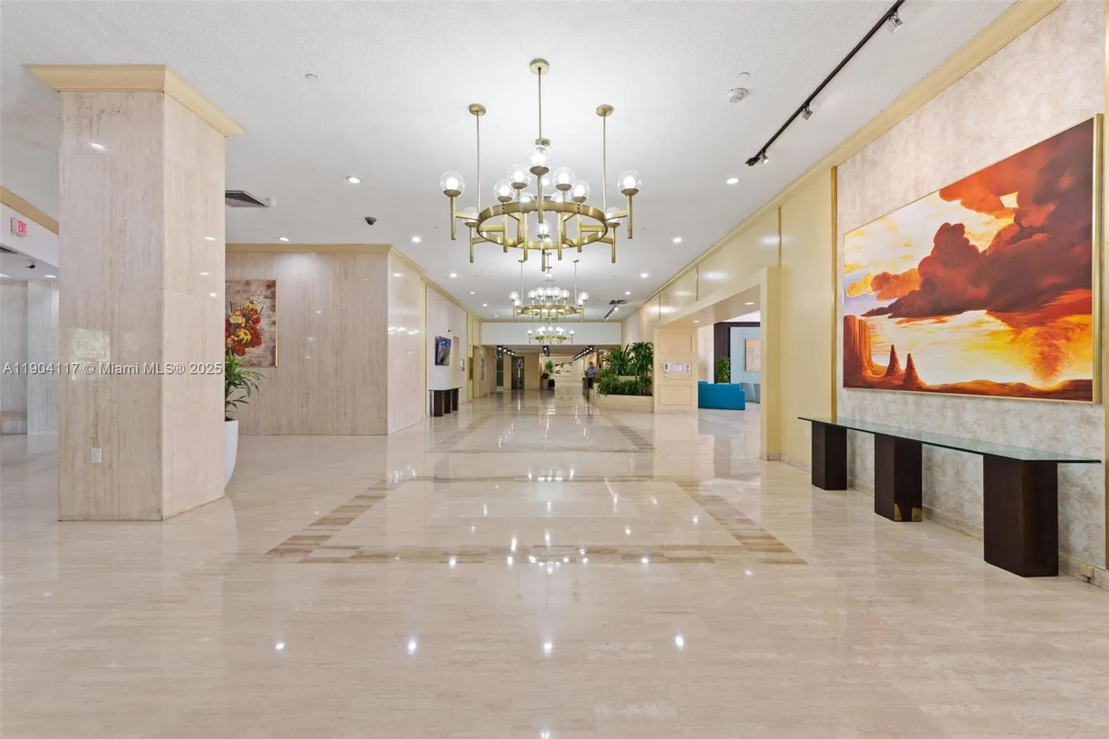 4101 Pine Tree Dr, #707