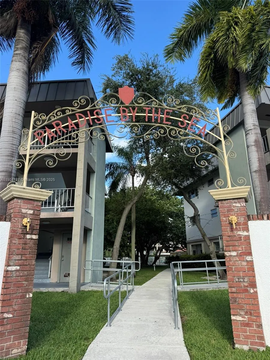 270 SE Layne Blvd, #212