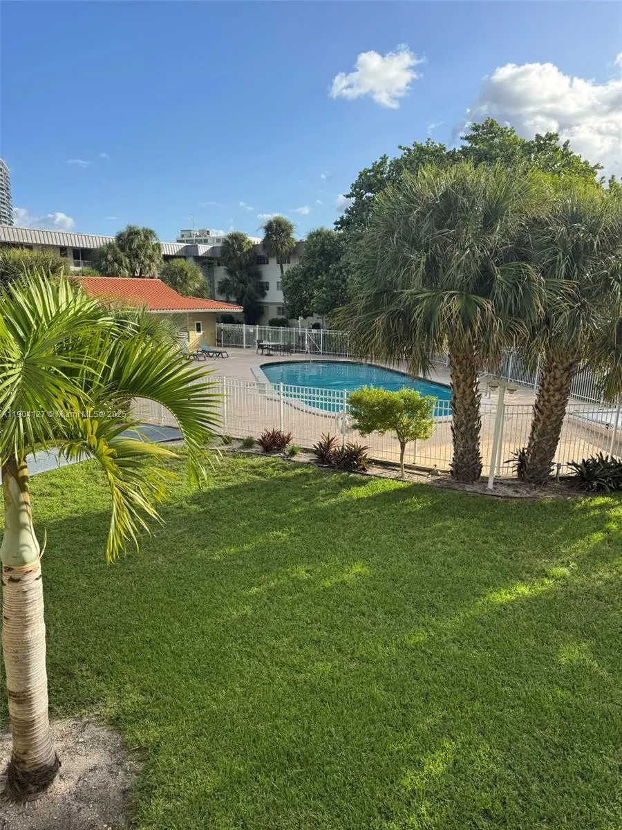 270 SE Layne Blvd, #212