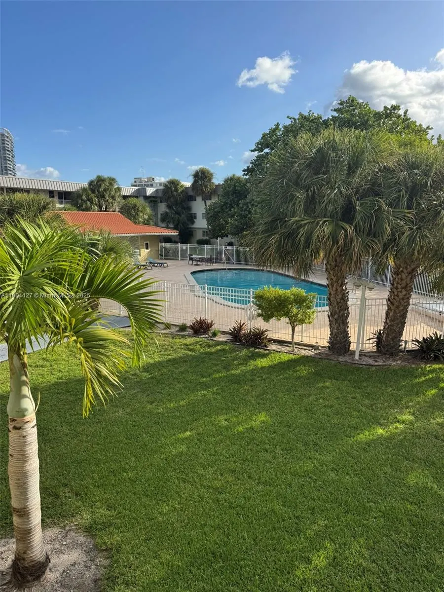 270 SE Layne Blvd, #212