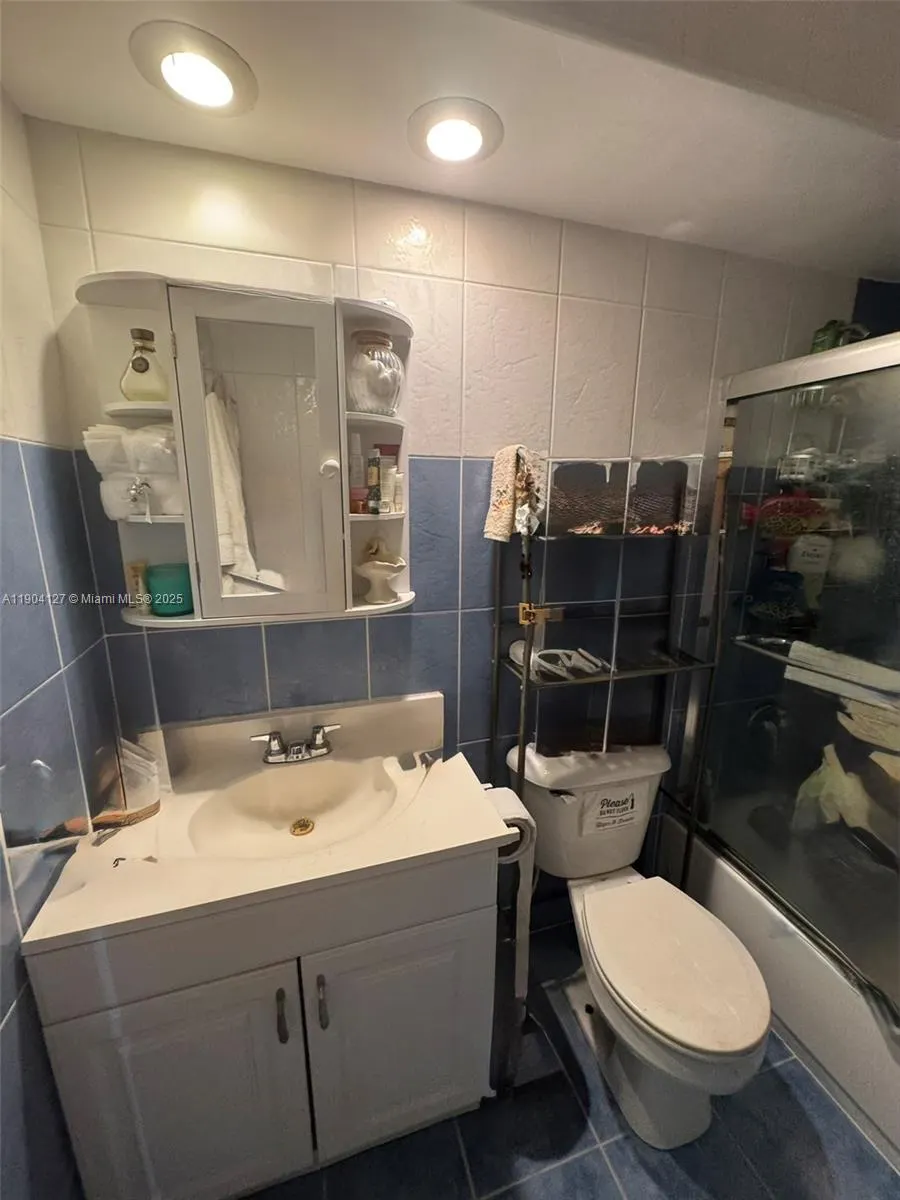 270 SE Layne Blvd, #212