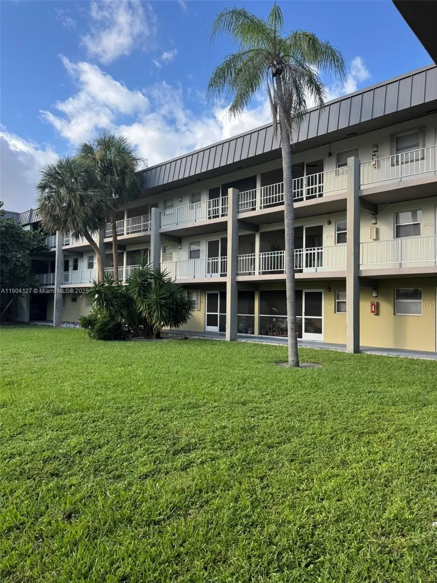 270 SE Layne Blvd, #212