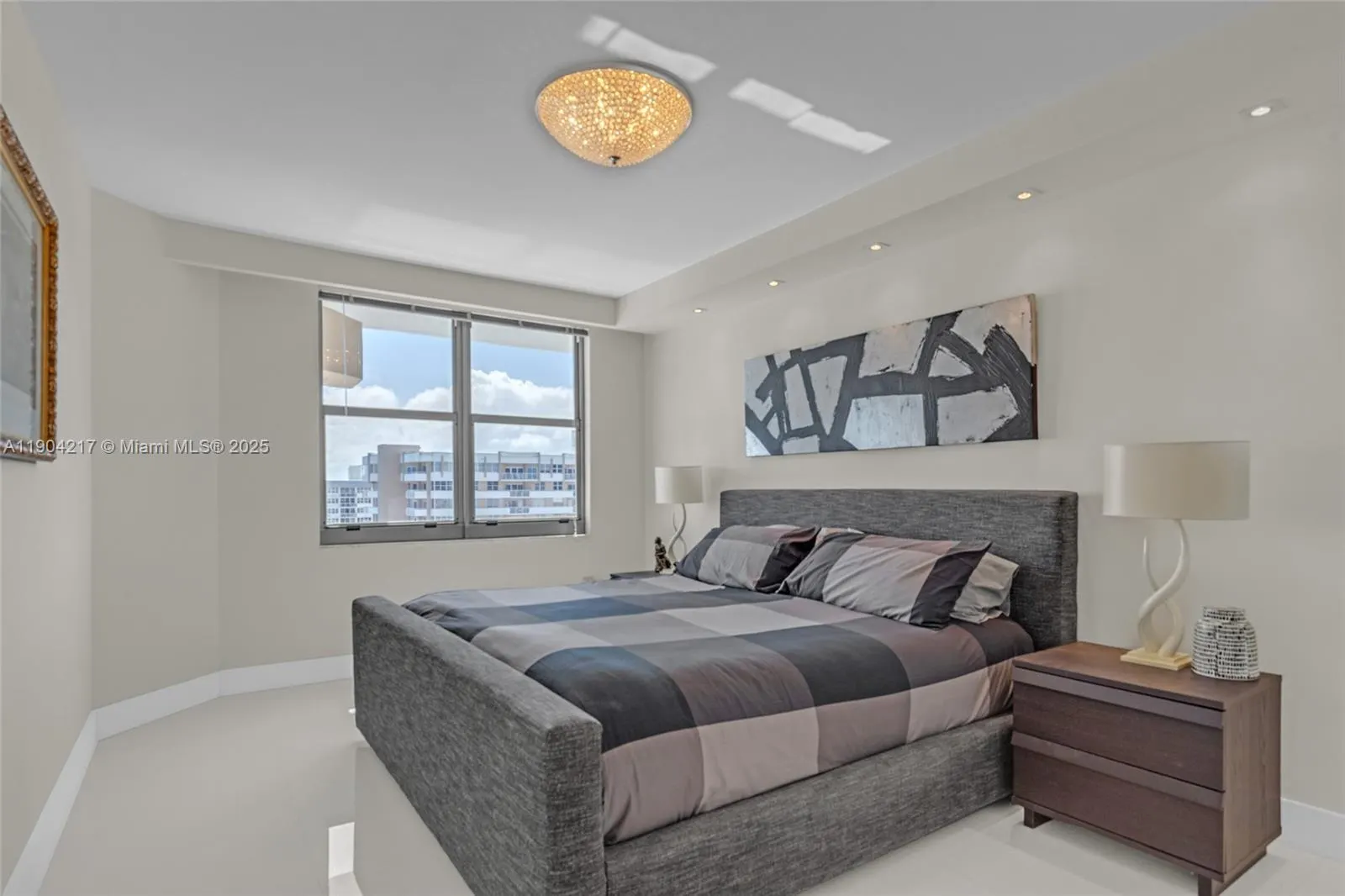 1950 S Ocean Dr, #22N