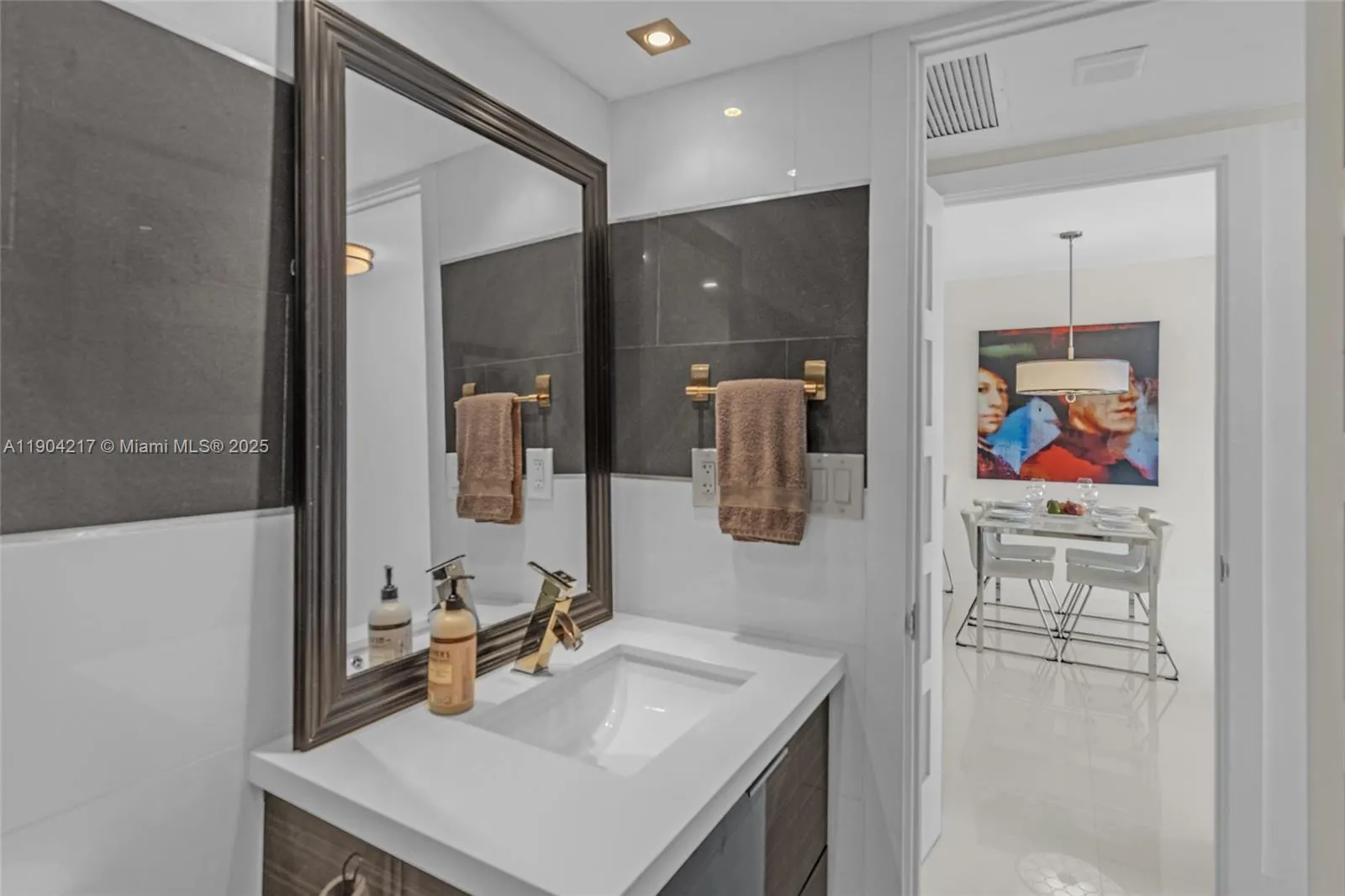 1950 S Ocean Dr, #22N