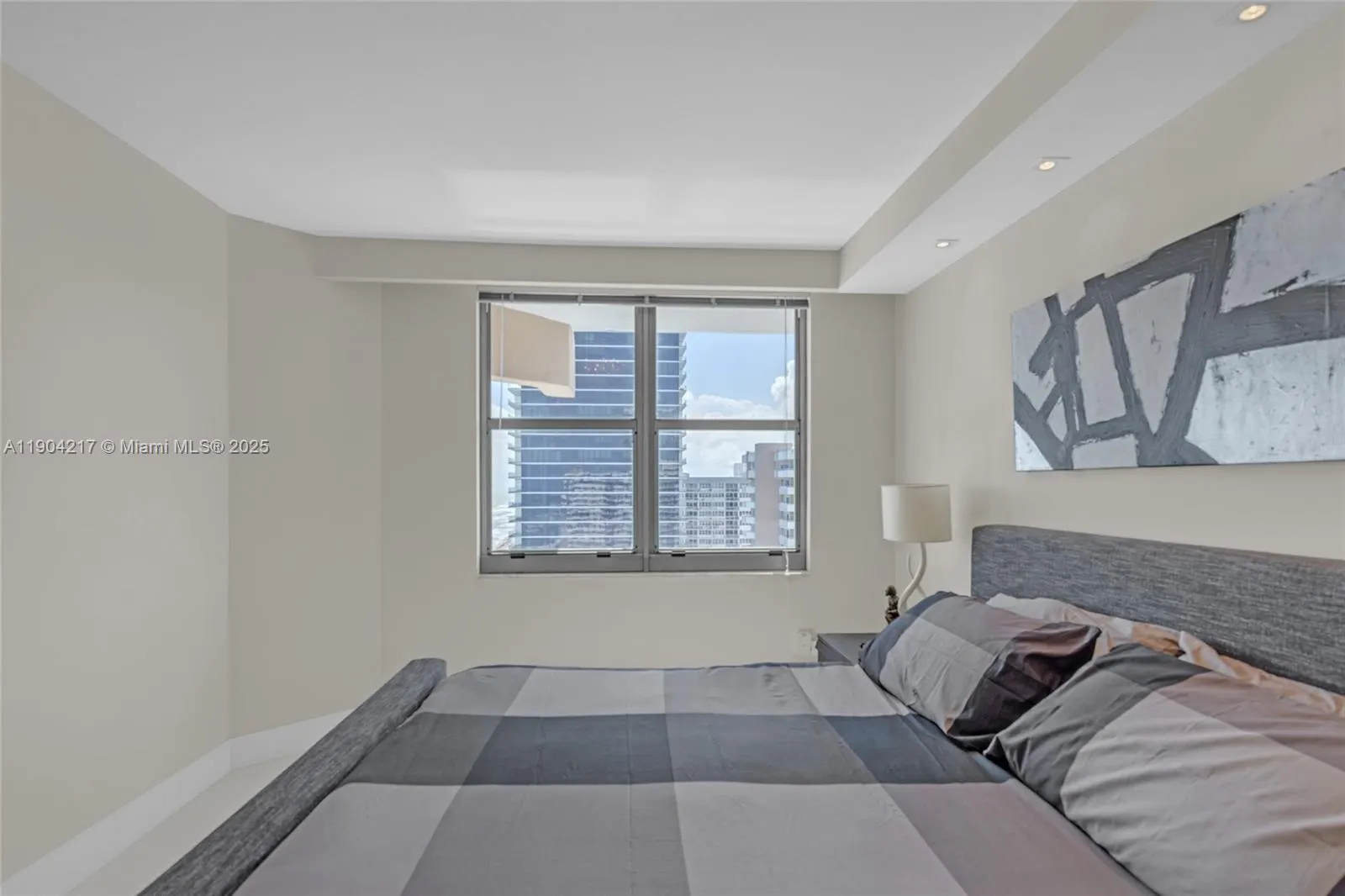 1950 S Ocean Dr, #22N