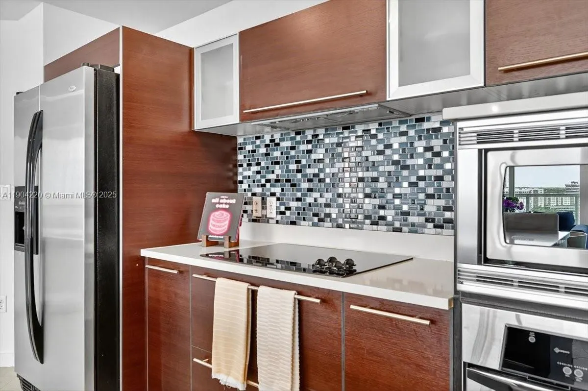 1900 N Bayshore Dr, #1518