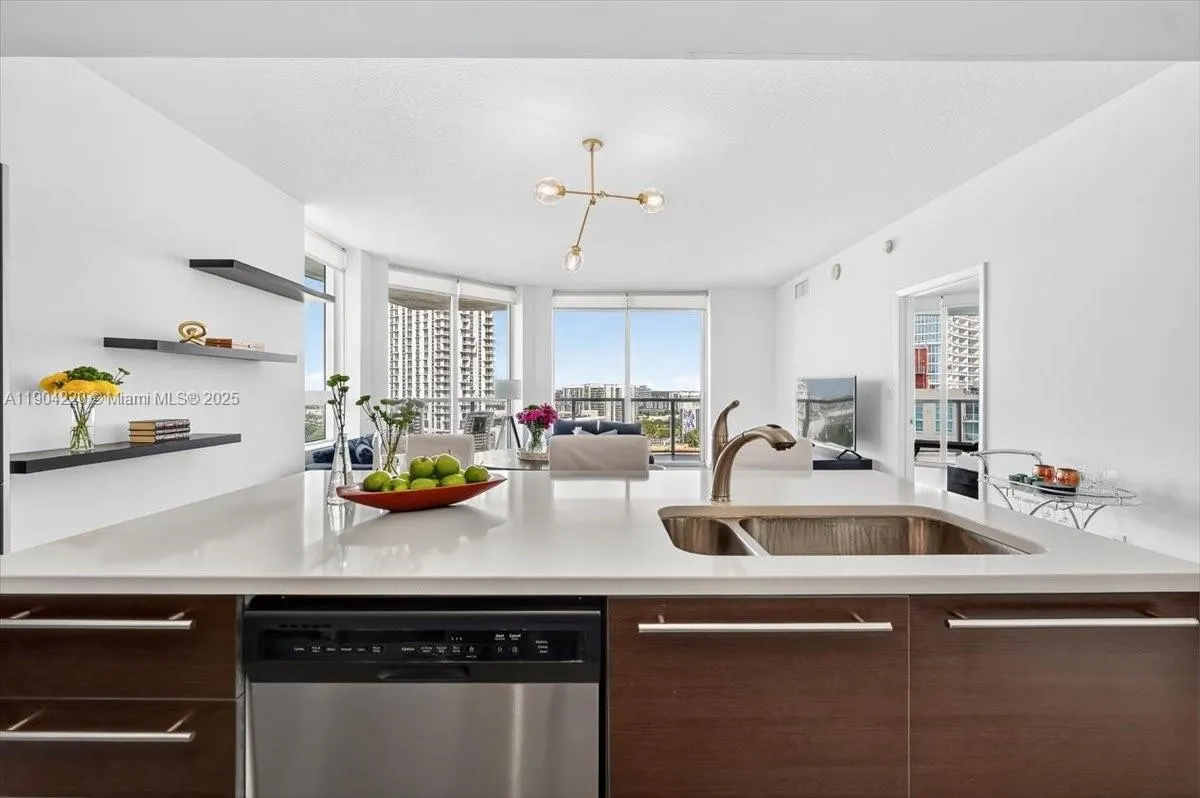 1900 N Bayshore Dr, #1518