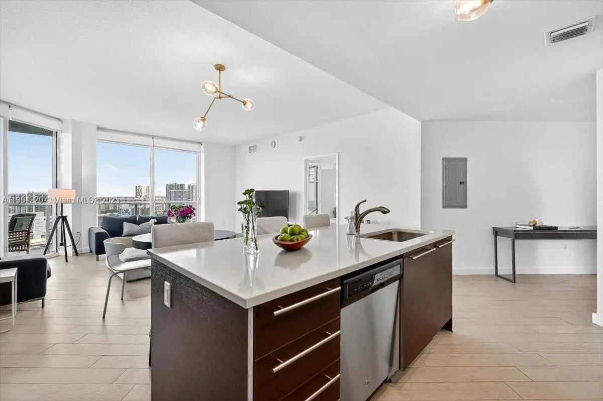 1900 N Bayshore Dr, #1518