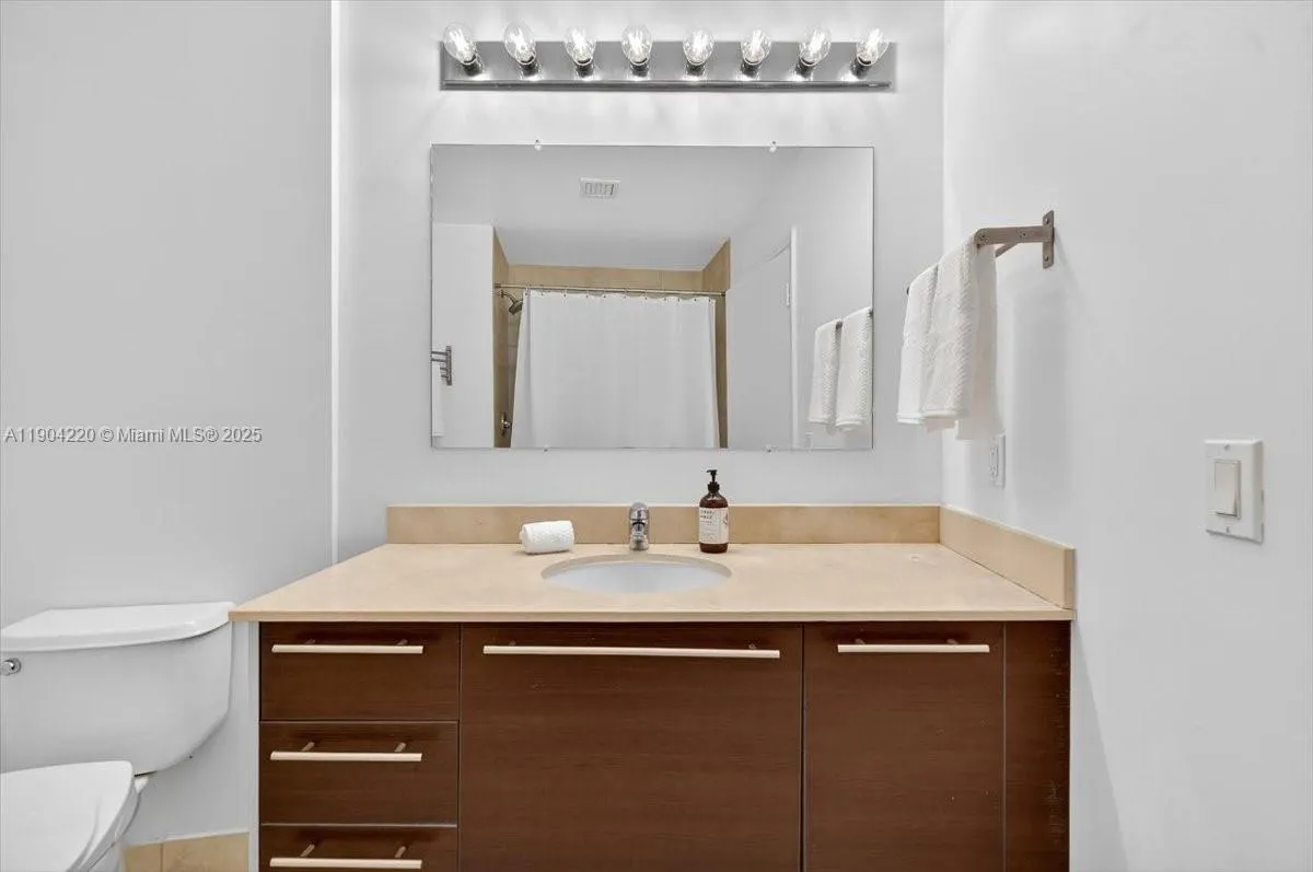 1900 N Bayshore Dr, #1518