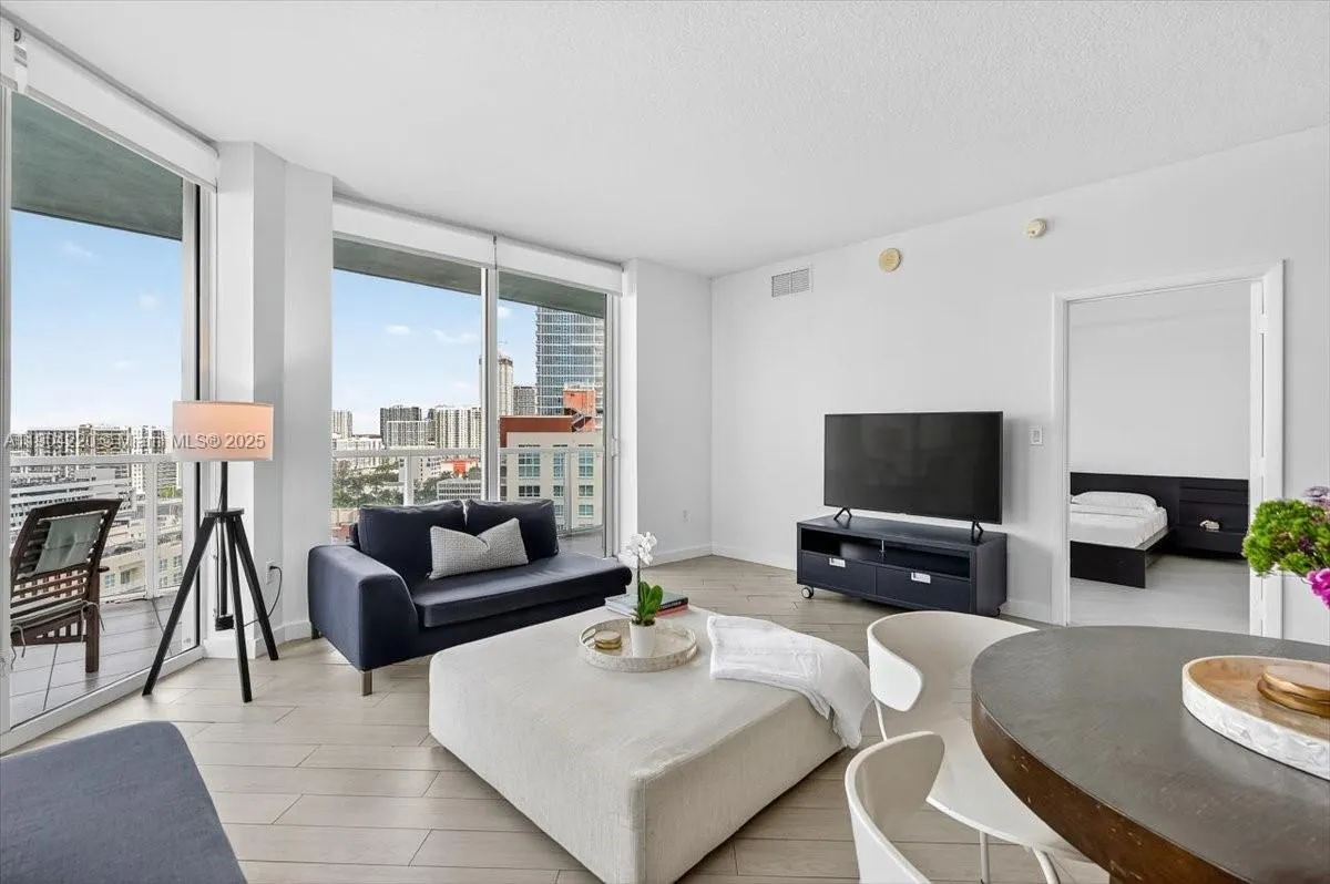 1900 N Bayshore Dr, #1518