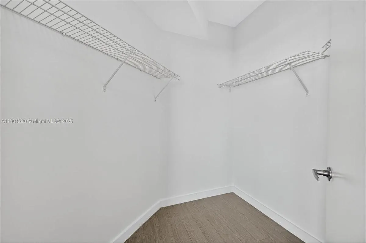 1900 N Bayshore Dr, #1518