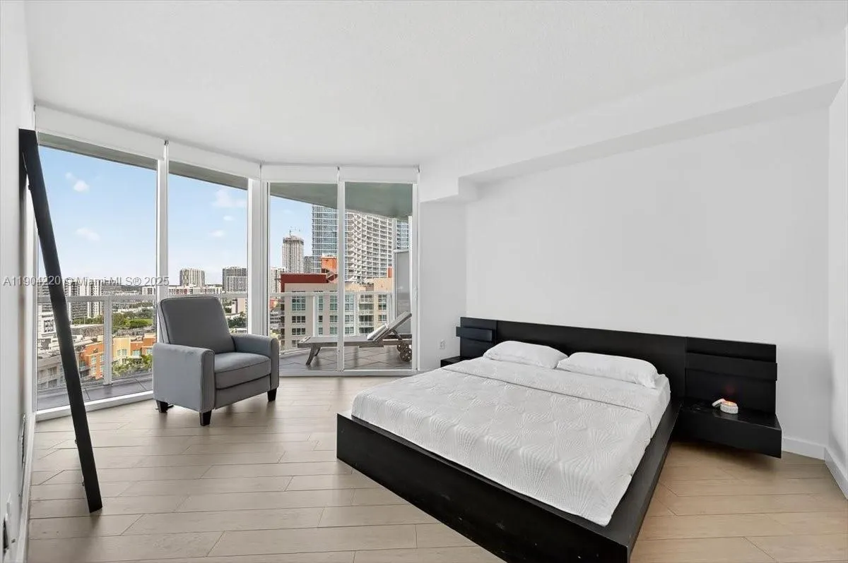 1900 N Bayshore Dr, #1518