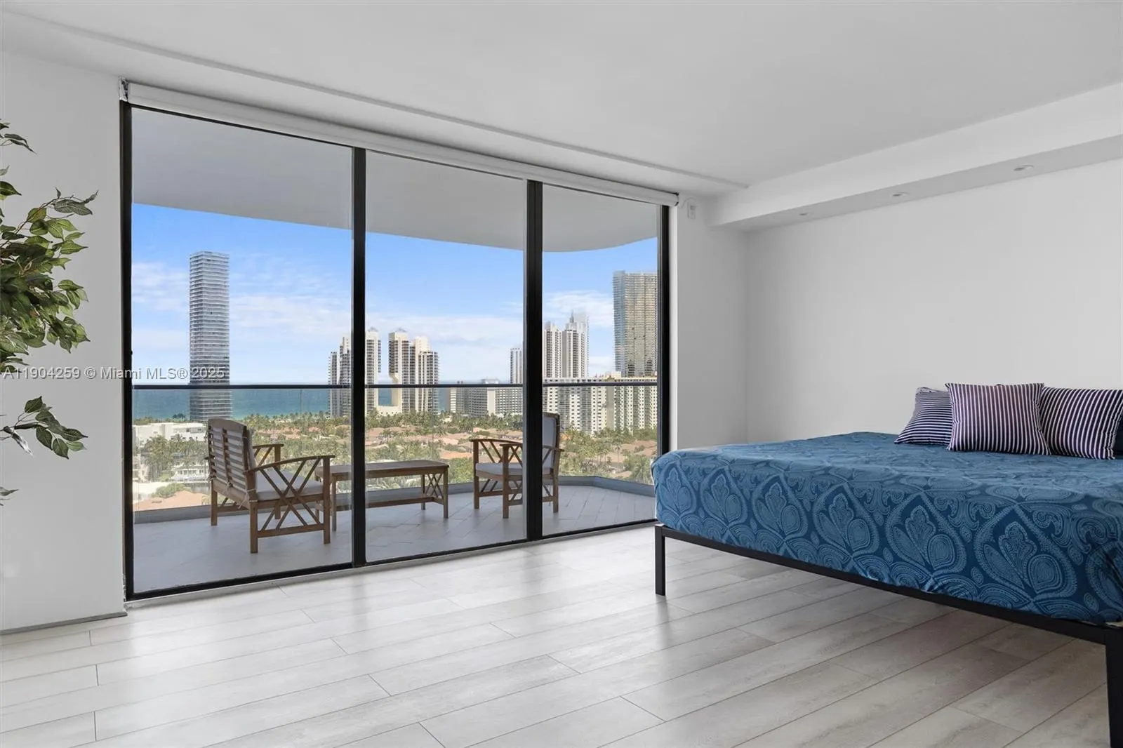 19707 Turnberry Way, #19H