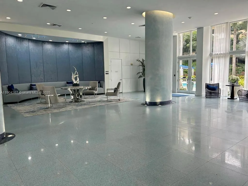 18800 NE 29th Ave, #825