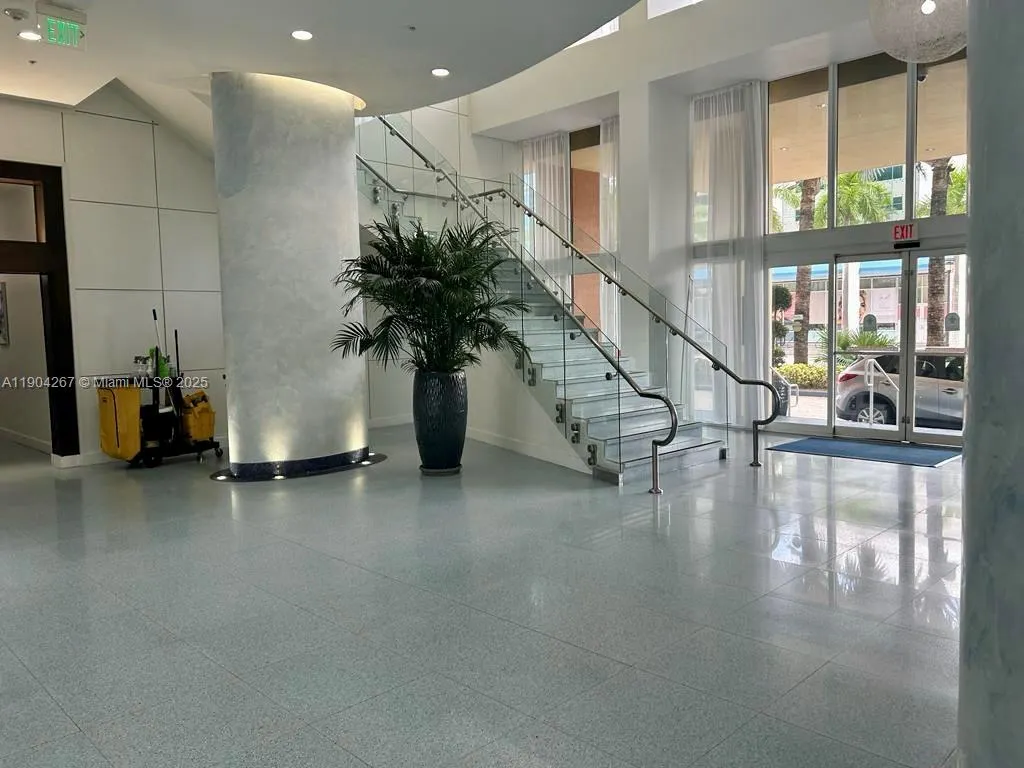 18800 NE 29th Ave, #825