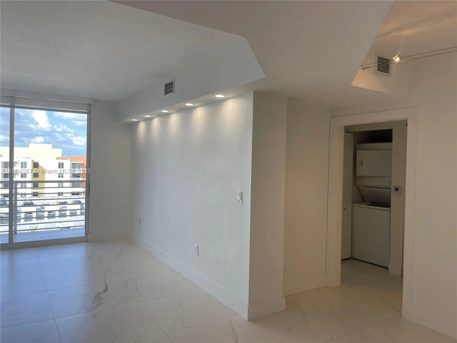 18800 NE 29th Ave, #825