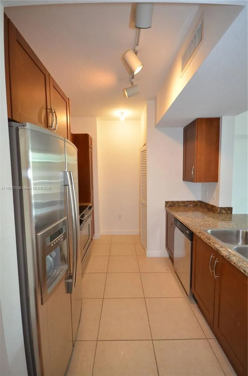 400 N Federal Hwy, #302N