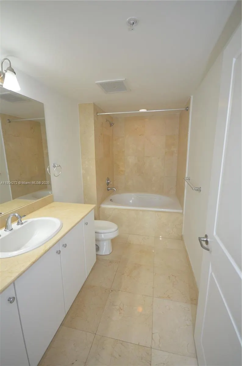 400 N Federal Hwy, #302N