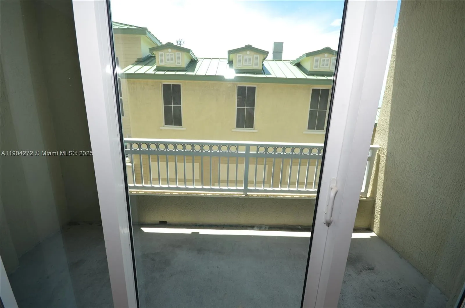 400 N Federal Hwy, #302N