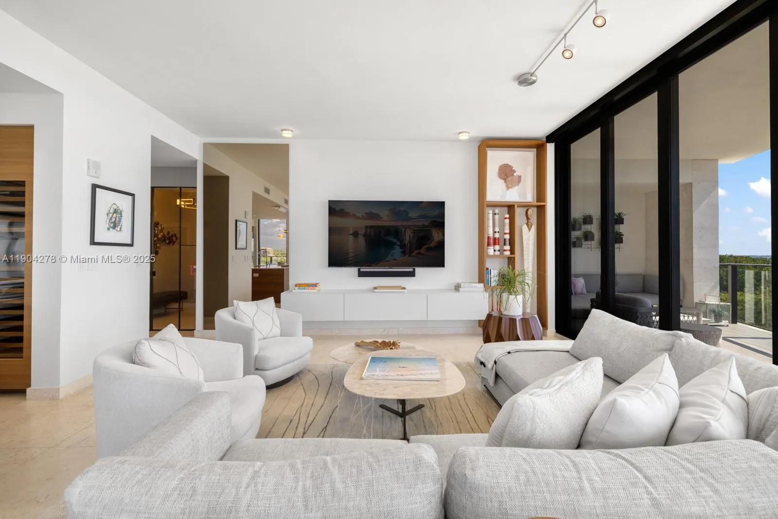 3581 E Glencoe St, #501