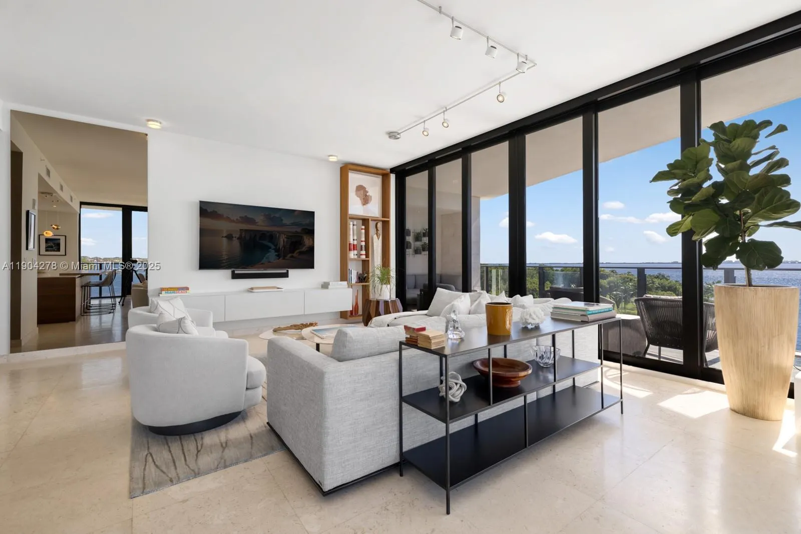 3581 E Glencoe St, #501