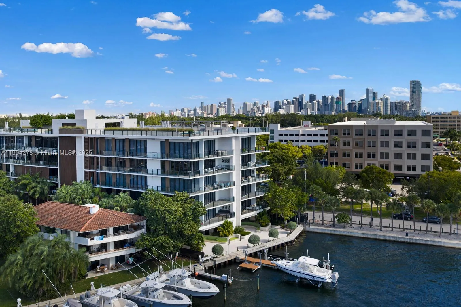 3581 E Glencoe St, #501