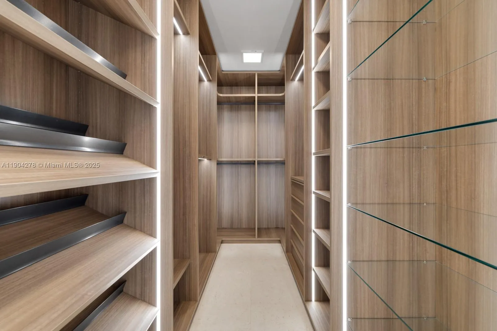 3581 E Glencoe St, #501