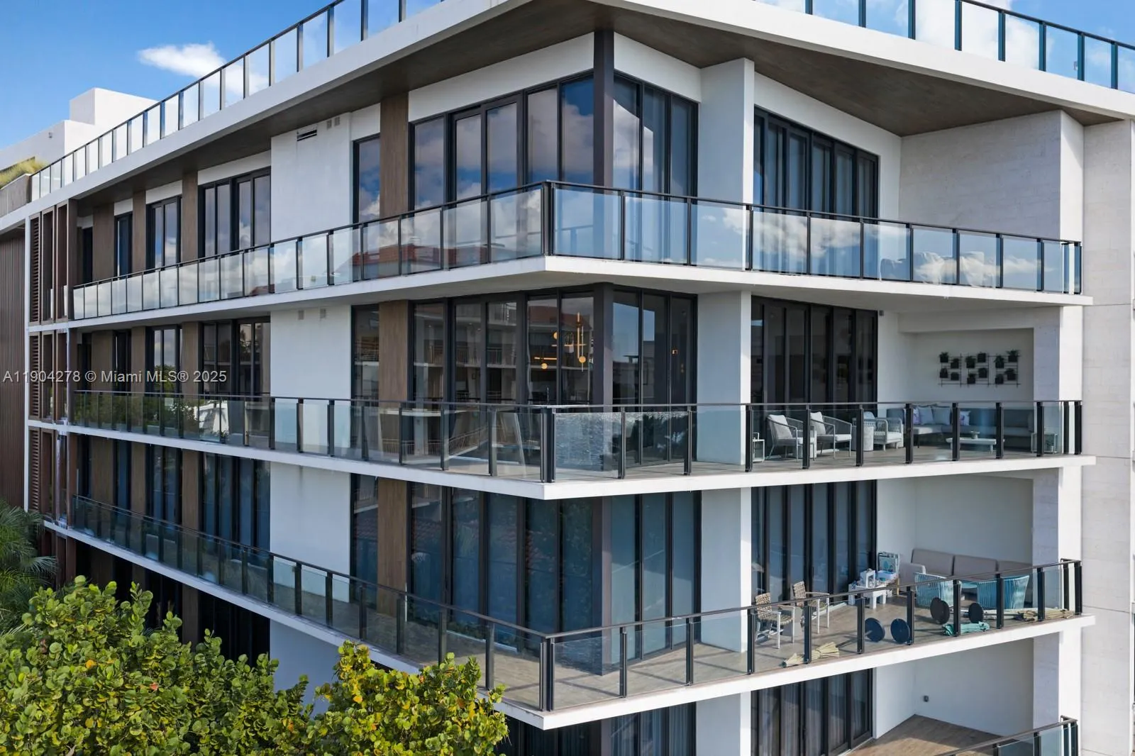 3581 E Glencoe St, #501