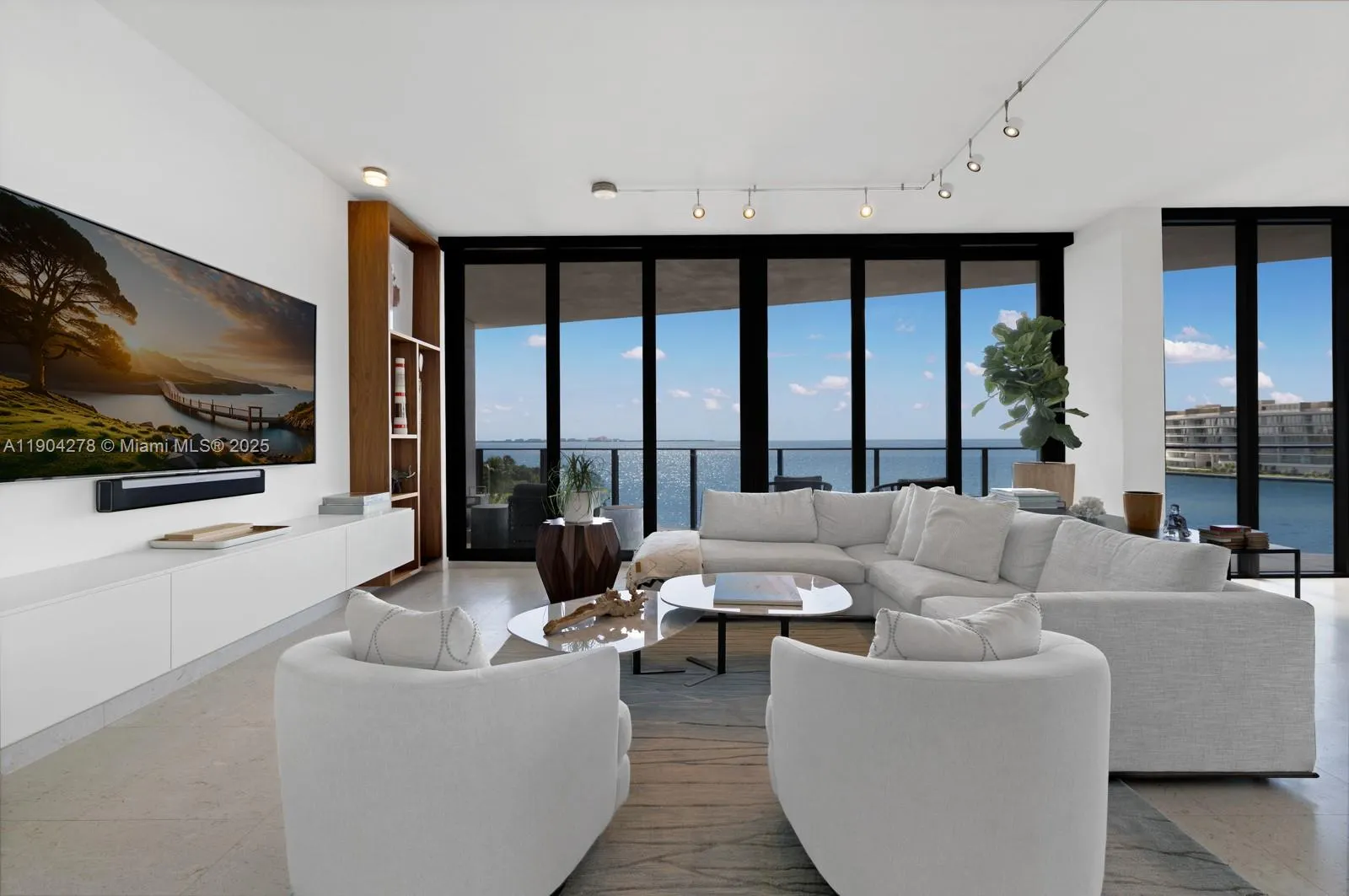 3581 E Glencoe St, #501