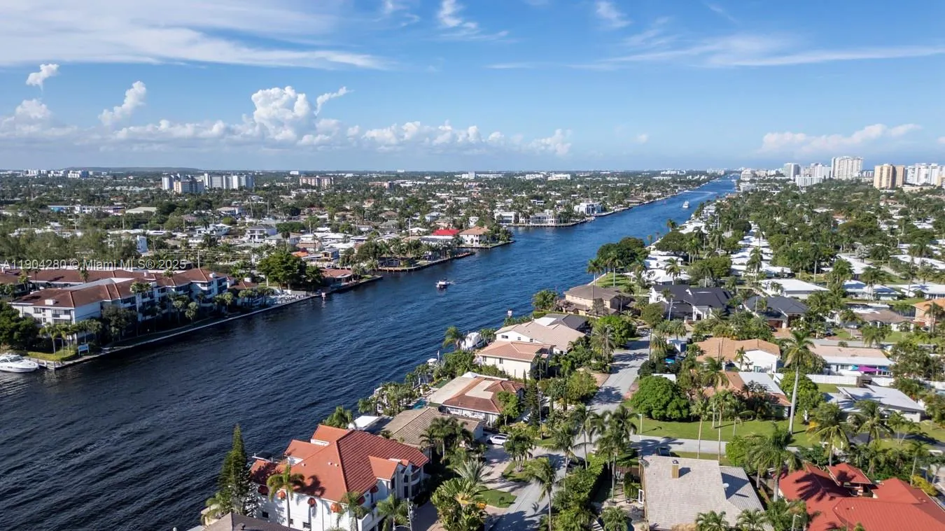 6207 Bay Club Dr, #3