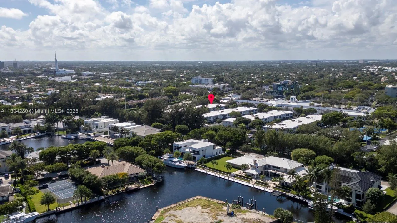 6207 Bay Club Dr, #3