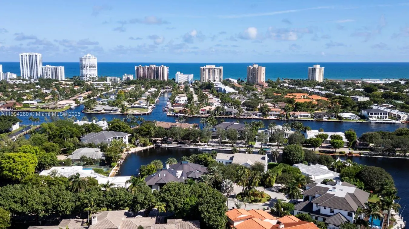 6207 Bay Club Dr, #3