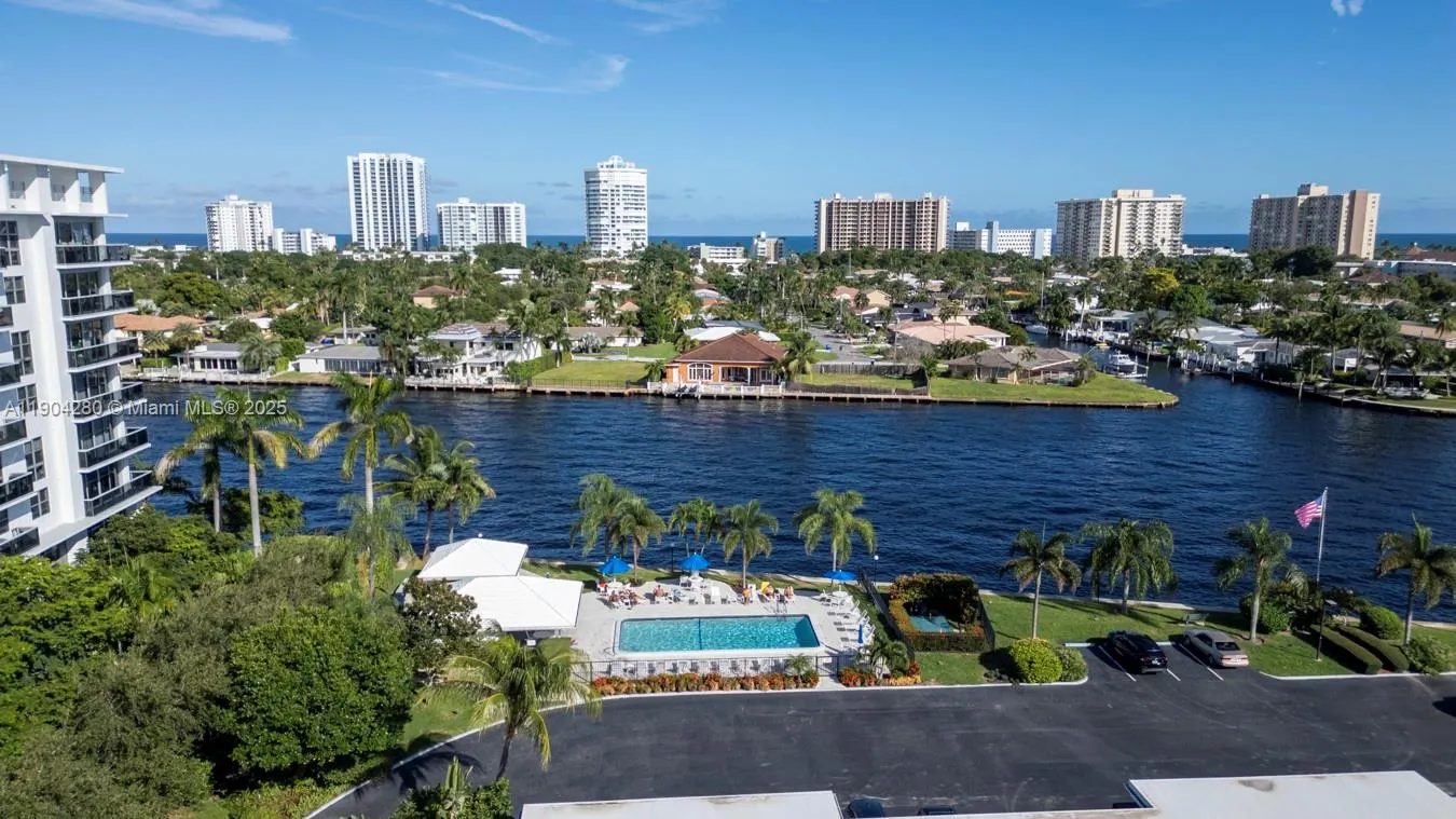 6207 Bay Club Dr, #3