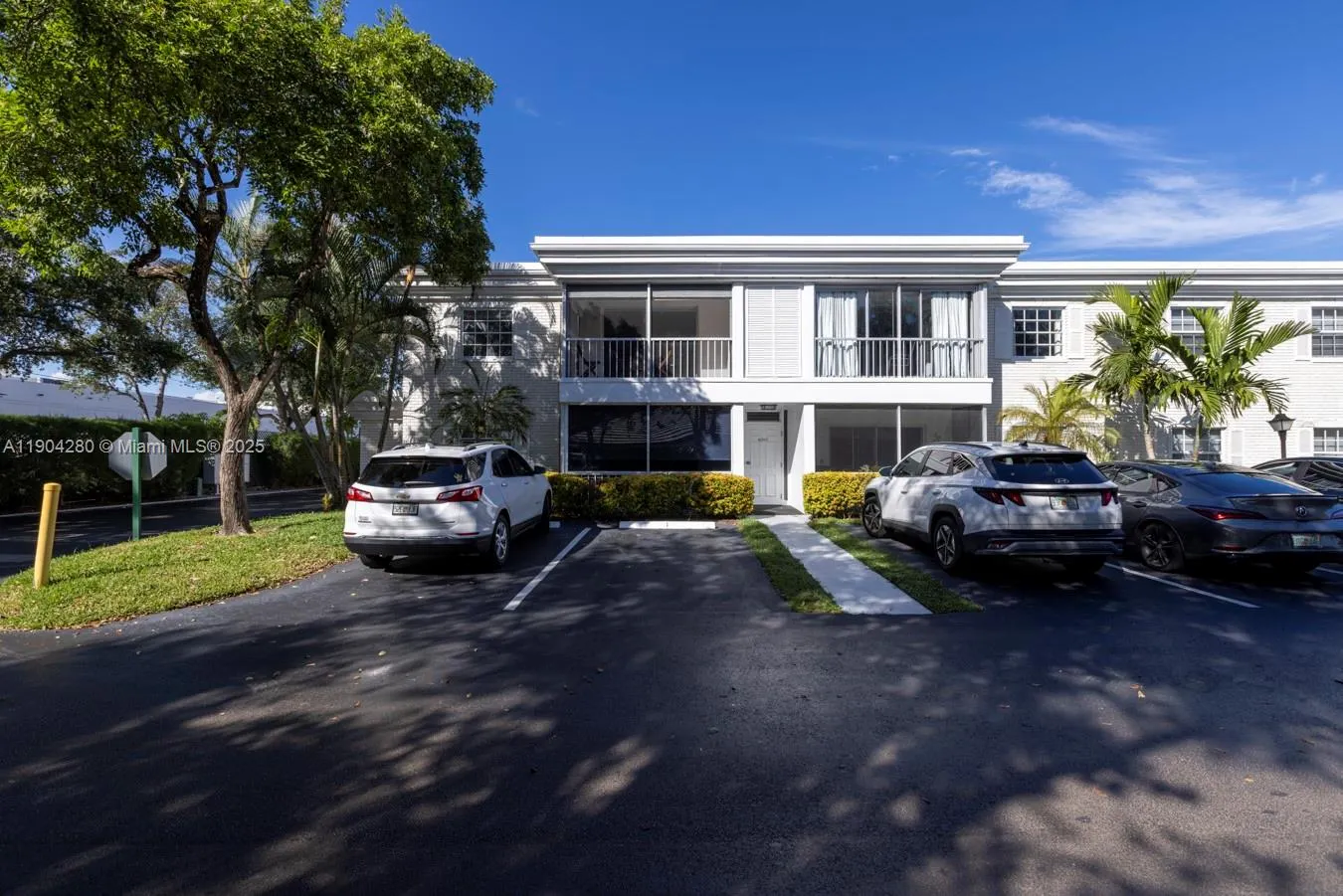 6207 Bay Club Dr, #3