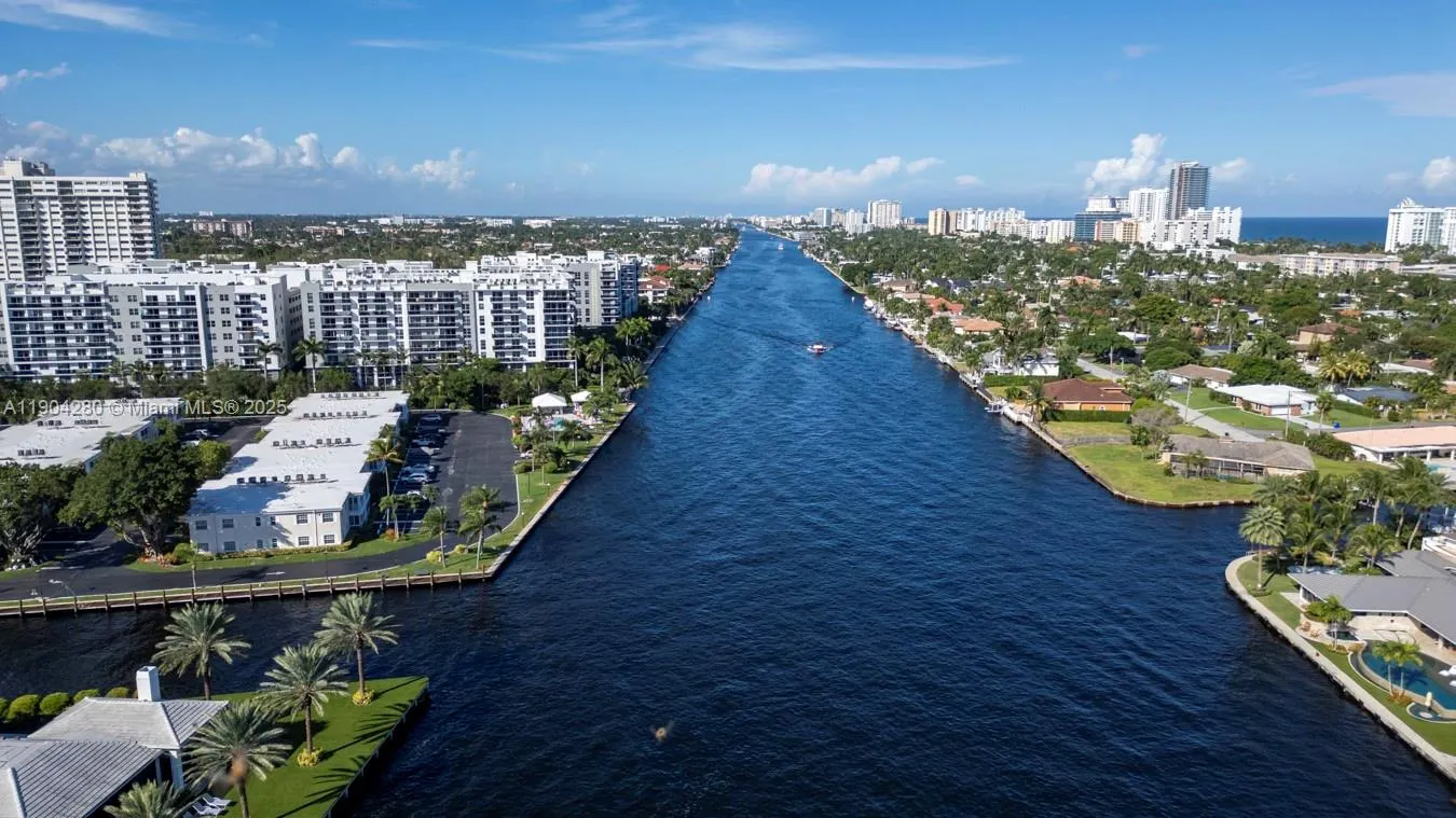 6207 Bay Club Dr, #3