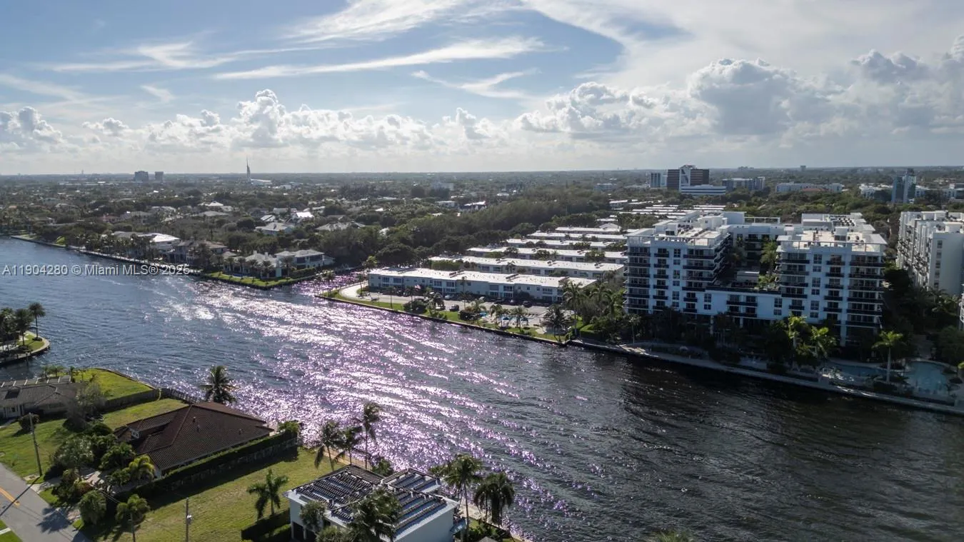 6207 Bay Club Dr, #3