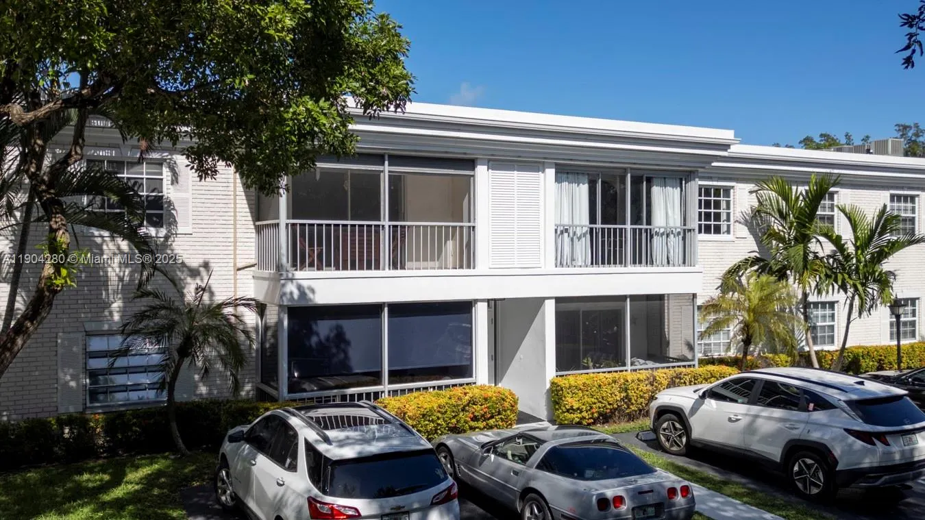 6207 Bay Club Dr, #3