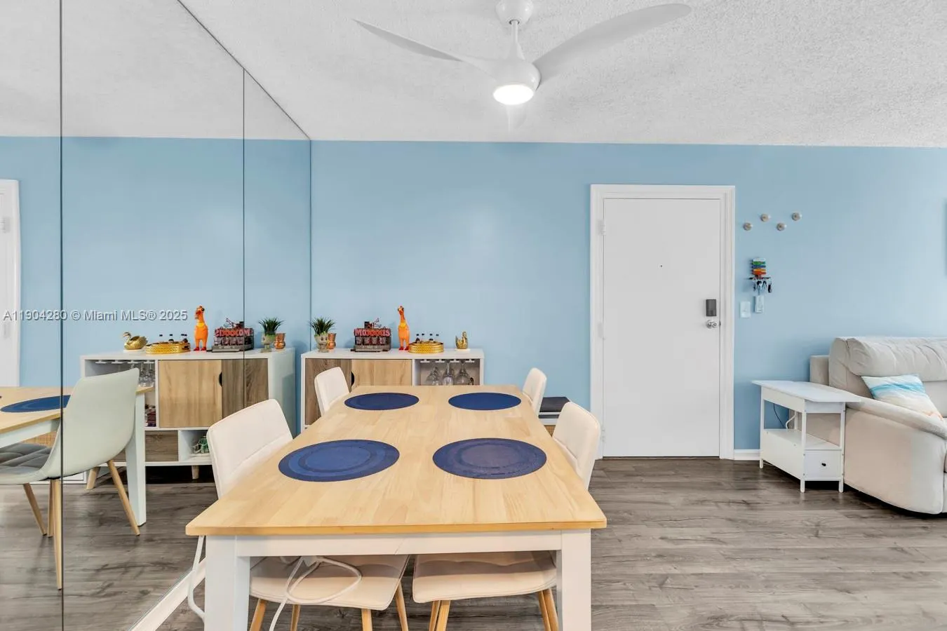 6207 Bay Club Dr, #3