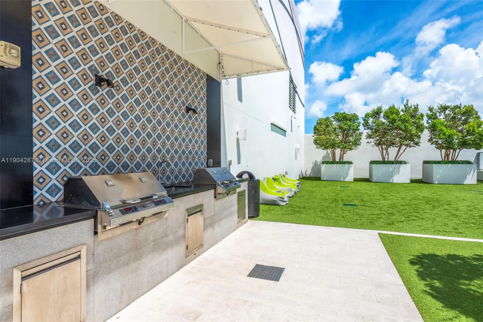 1010 Brickell Ave, #1706