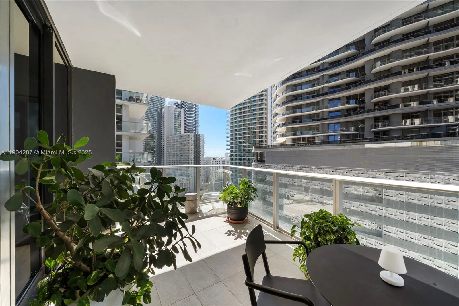 1010 Brickell Ave, #1706