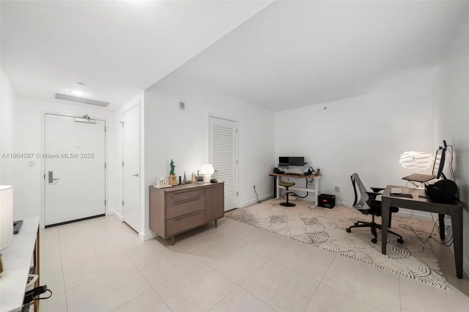 1010 Brickell Ave, #1706
