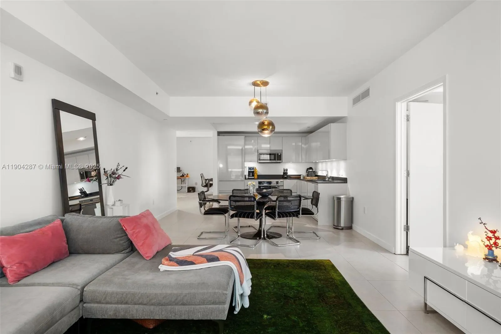 1010 Brickell Ave, #1706