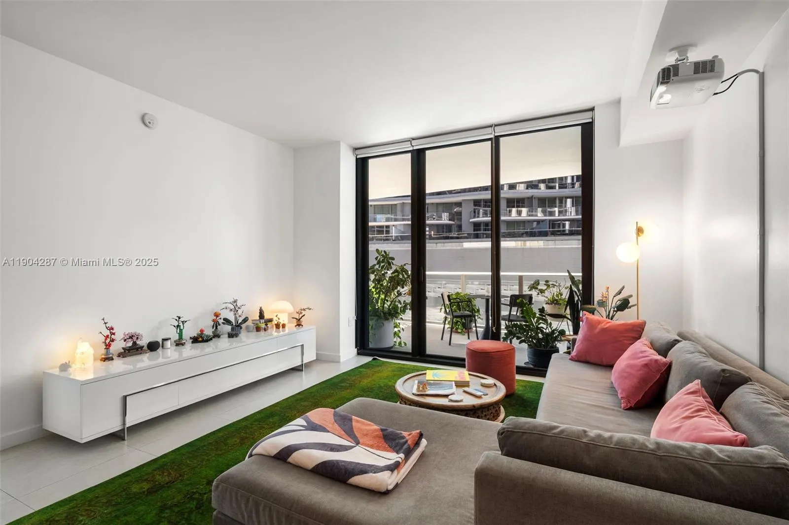 1010 Brickell Ave, #1706