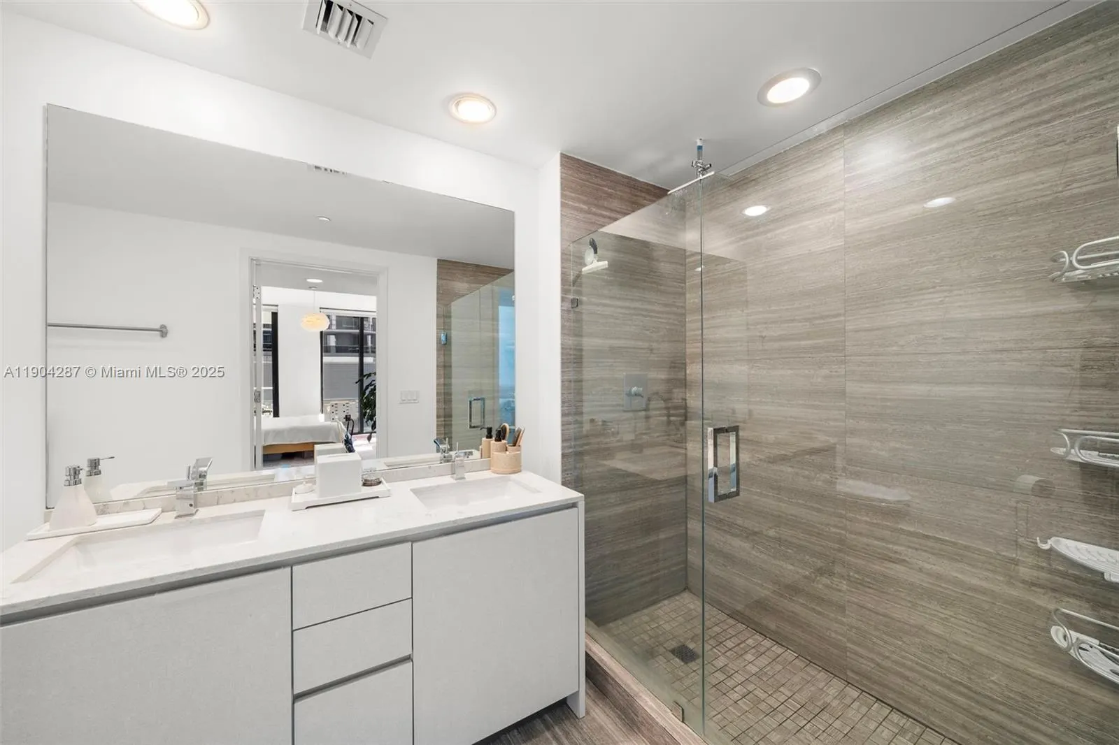 1010 Brickell Ave, #1706