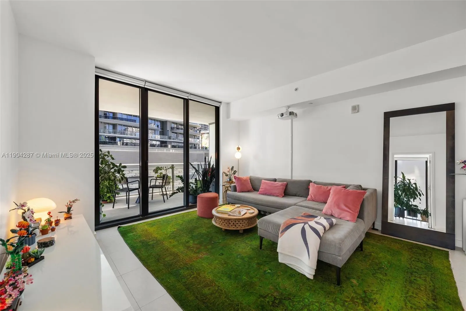 1010 Brickell Ave, #1706