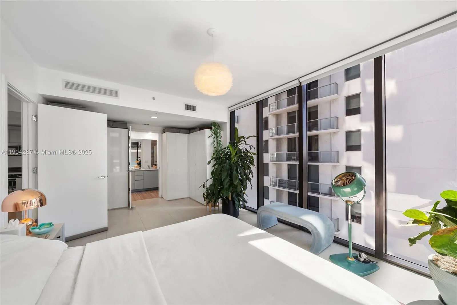 1010 Brickell Ave, #1706