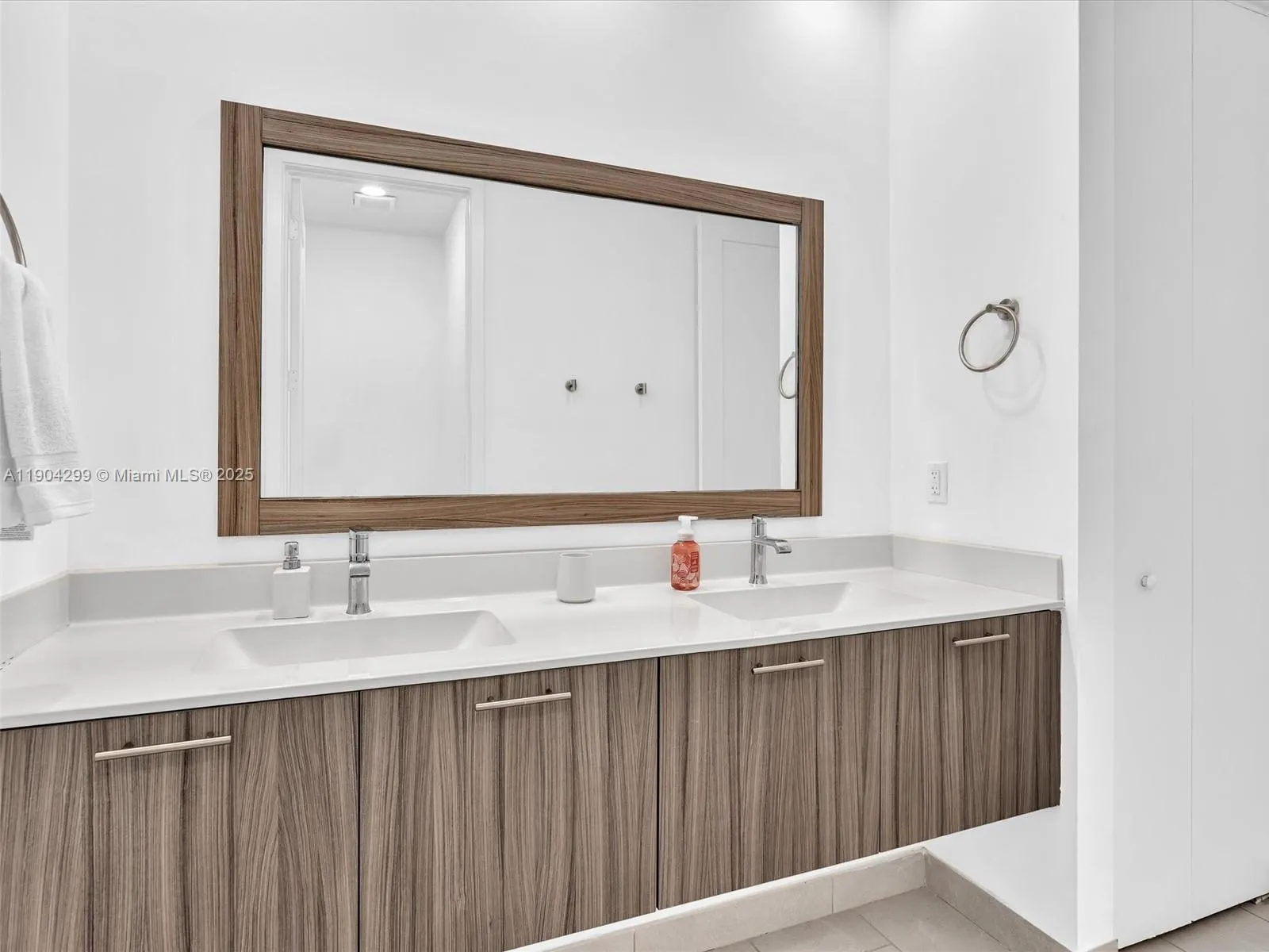 6410 NW 102nd Path, #302