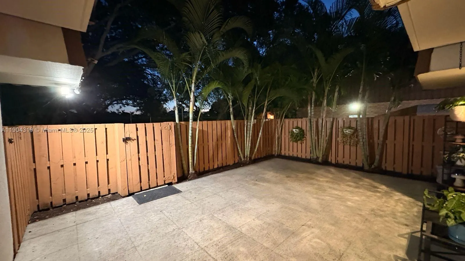 206 Charter Way, #206