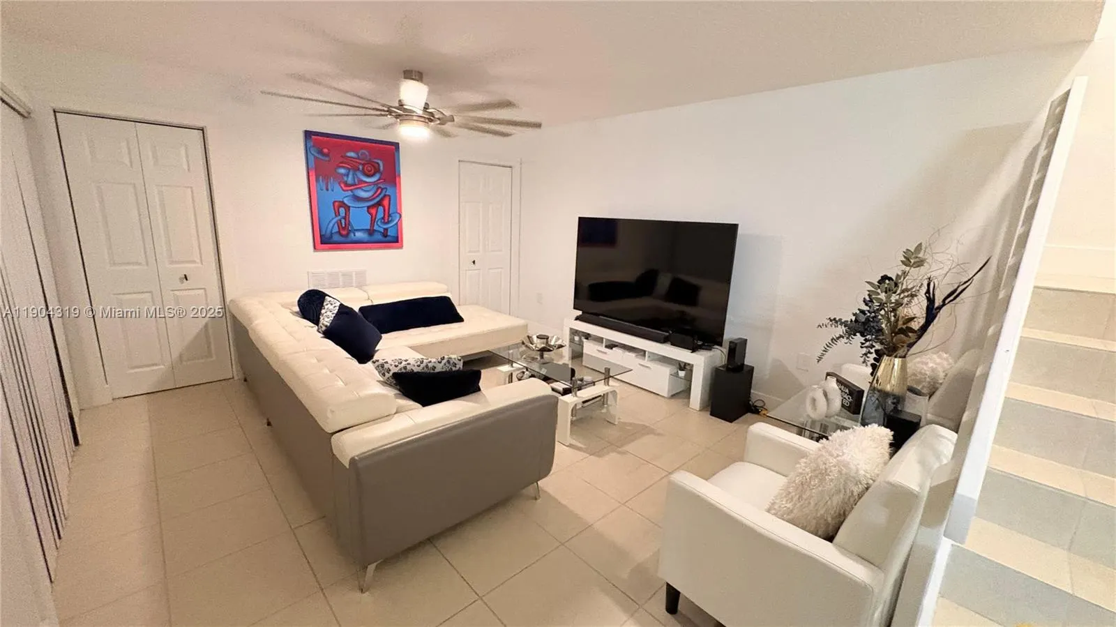 206 Charter Way, #206